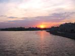 Zpad slunce nad ekou Nvou, Petrohrad
