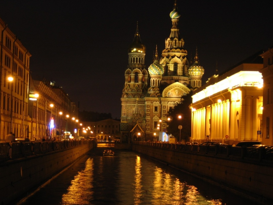 Church of the Saviour on Spilled Blood (pohled pes Griboedv kanl)